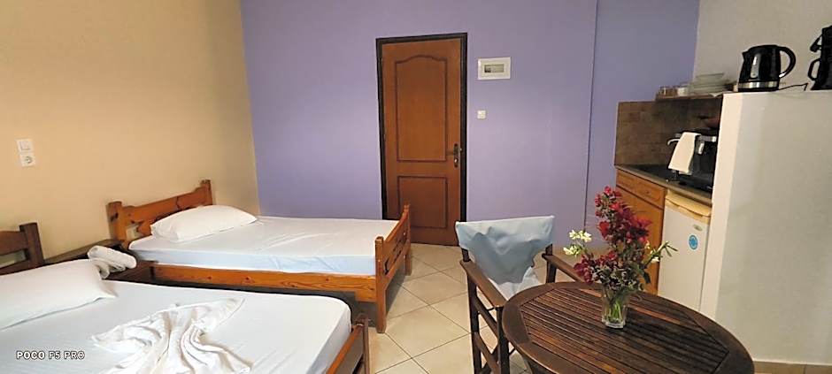 Studios by Climbing House