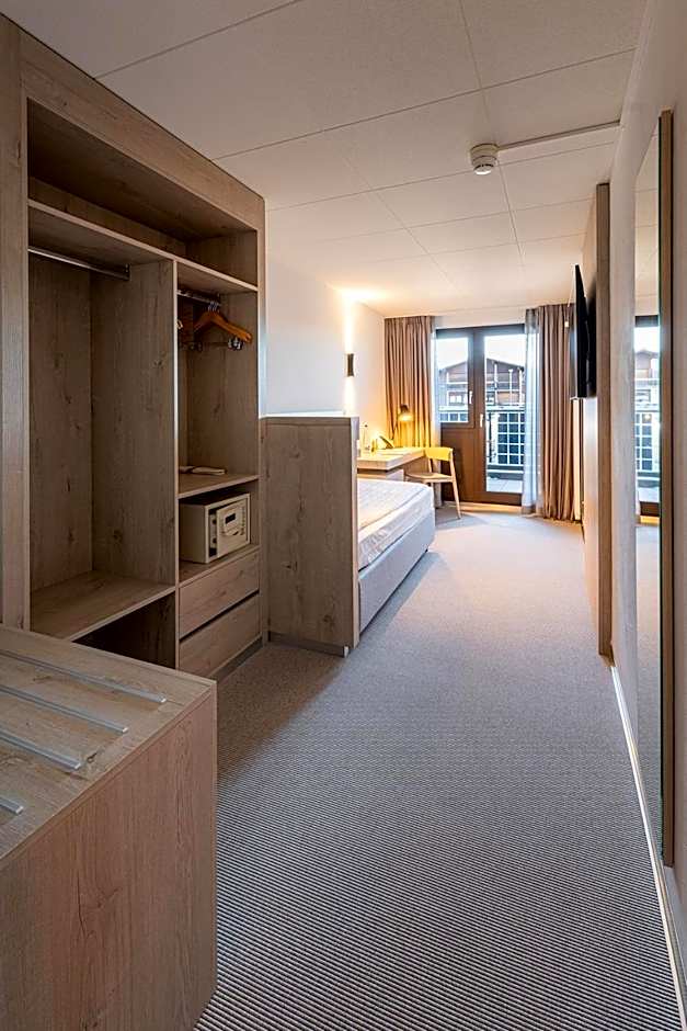 Victoria Hotel & Residence