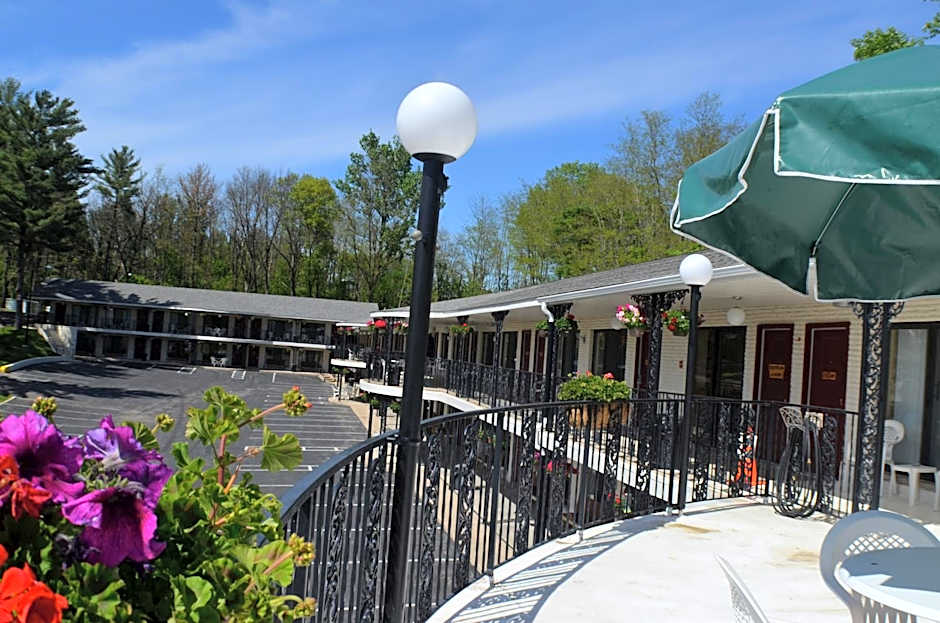 Amber's Inn and Suites