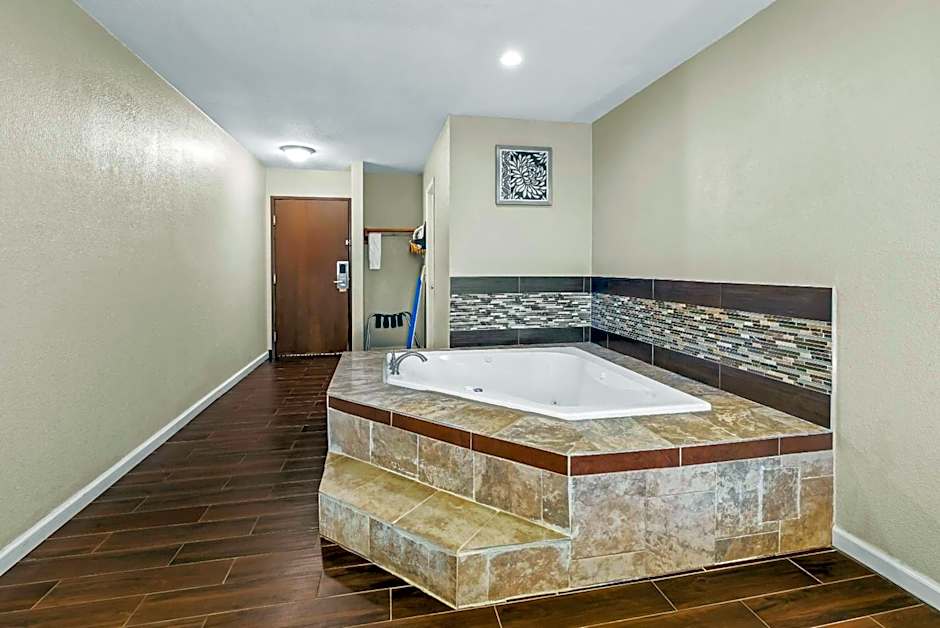 Baymont by Wyndham Port Arthur/Groves Area