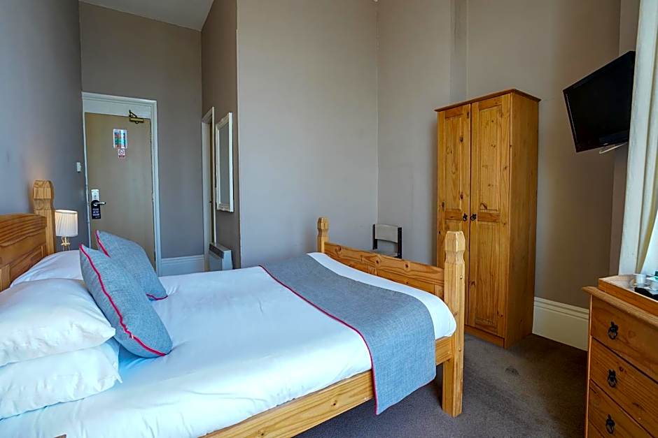 OYO Shanklin Beach Hotel