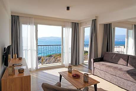 Deluxe Double or Twin Room with Sea View