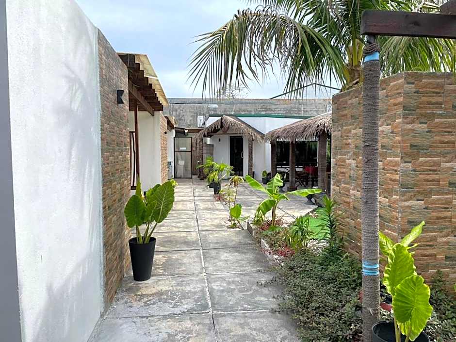 Himeyn Beach Inn - Ocho Homes by Eight Continents