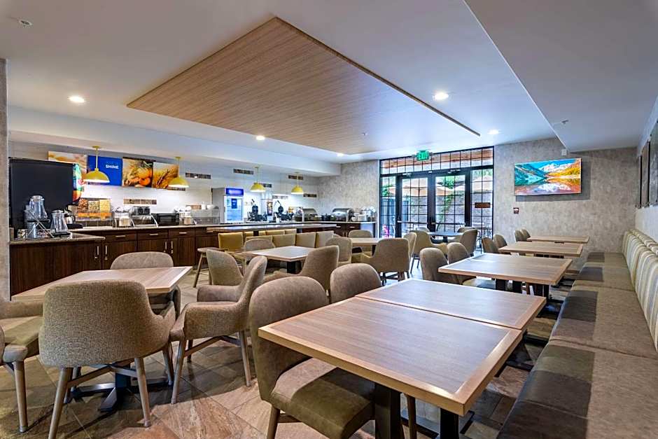 Comfort Suites Golden West on Evergreen Parkway