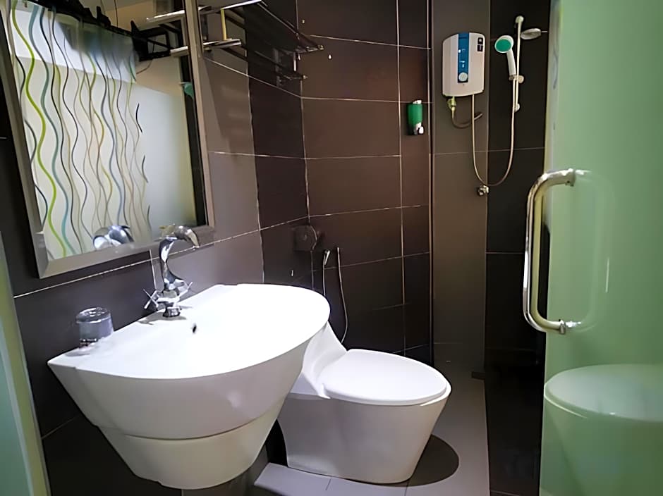 Dolphin Hotel