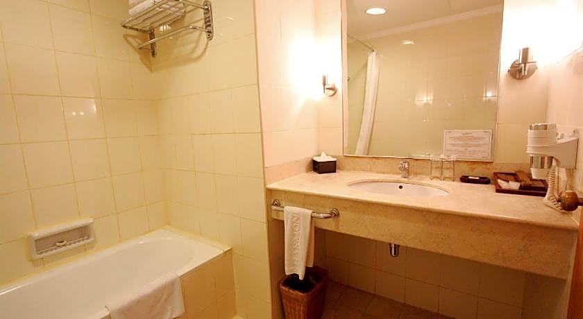 Harmoni Suites Hotel