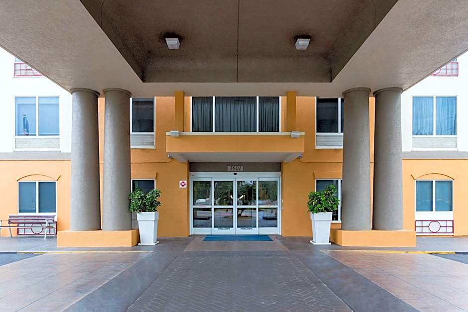 Holiday Inn Express & Suites Tavares By IHG