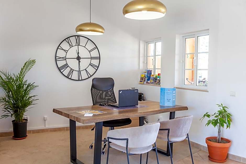 Atalaia Sol Aparthotel - tennis & heated pool in winter