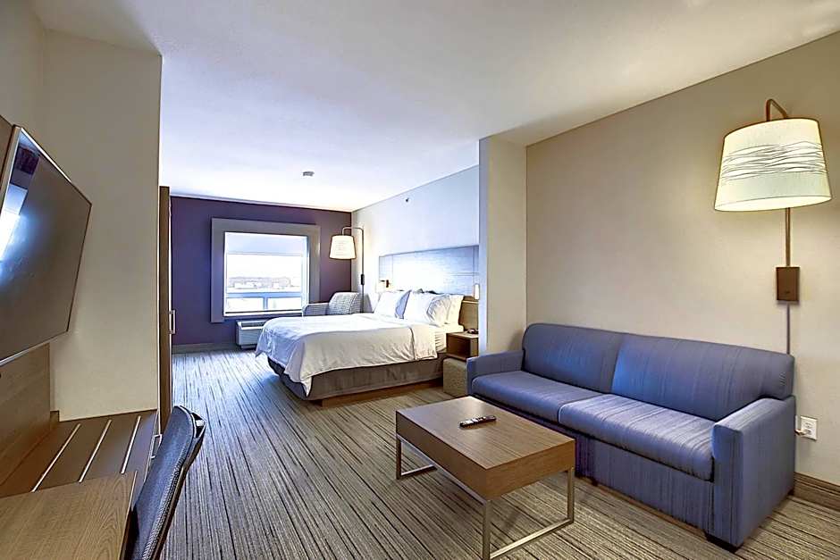 Holiday Inn Express Airport Calgary By IHG