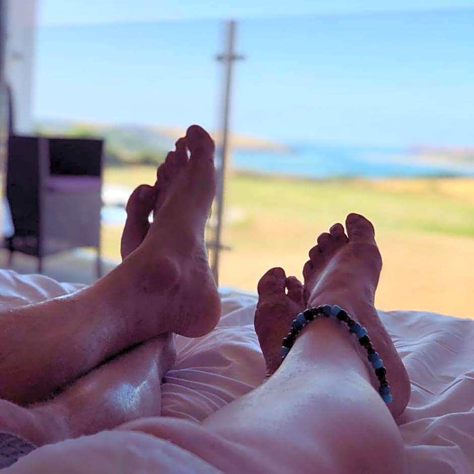 The Pickwick Inn & Oliver's Restaurant