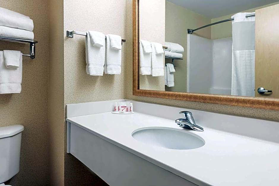 Baymont by Wyndham Fulton