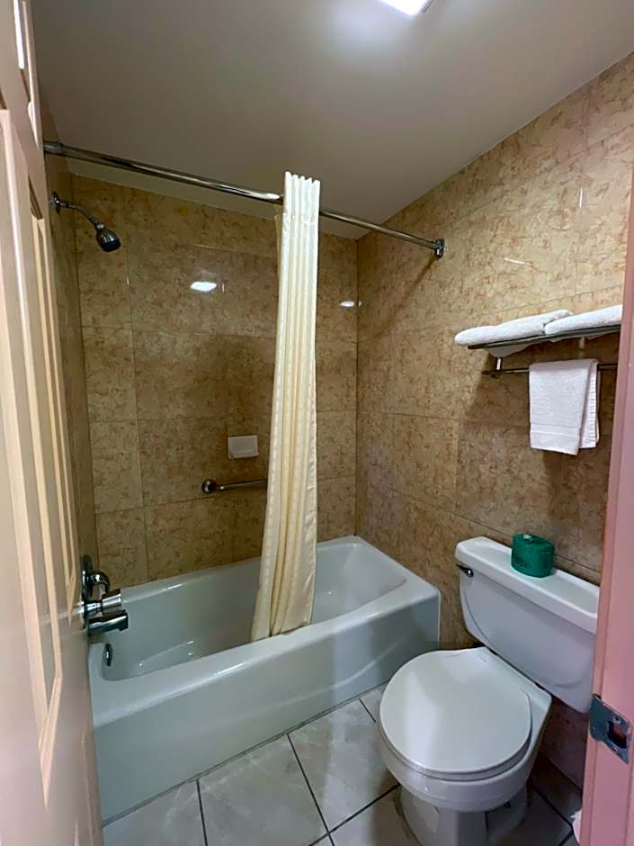Executive Inn & Suites Lackland AFB