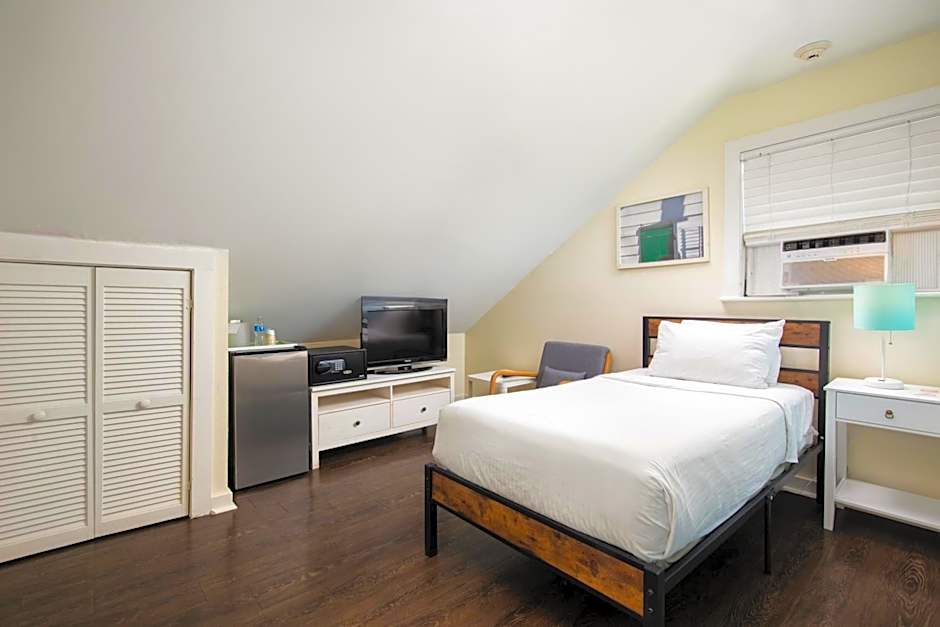 Southernmost Inn Adult Exclusive