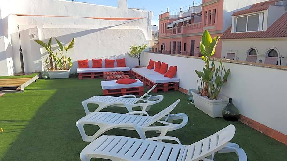 Hotel y Apartamentos Doña Lola