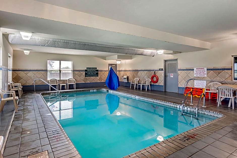 Comfort Inn & Suites Dover near Speedway