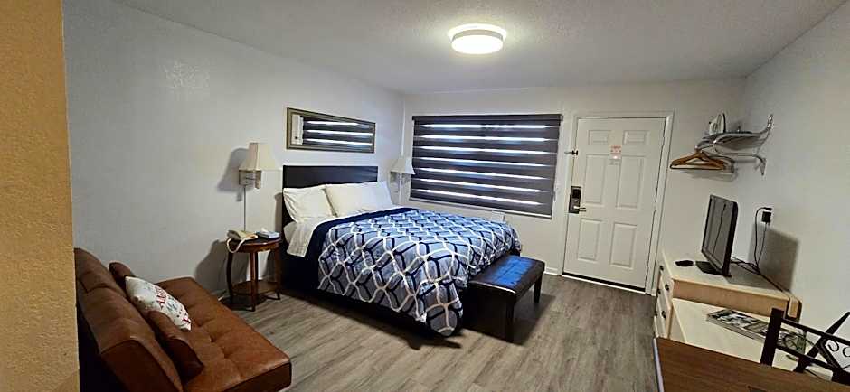 Merida Inn & Suites