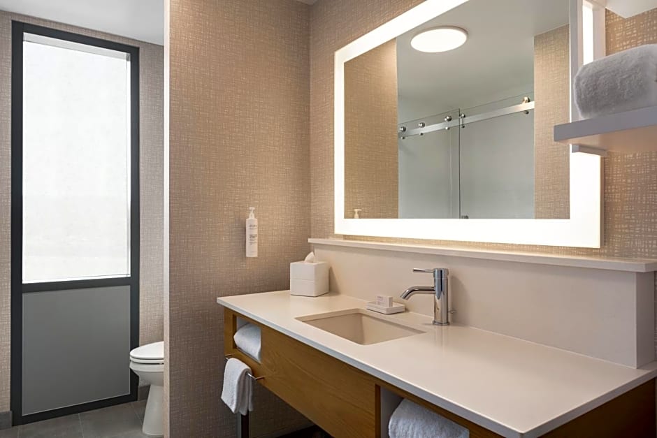 Hampton Inn & Suites San Mateo-San Francisco Airport