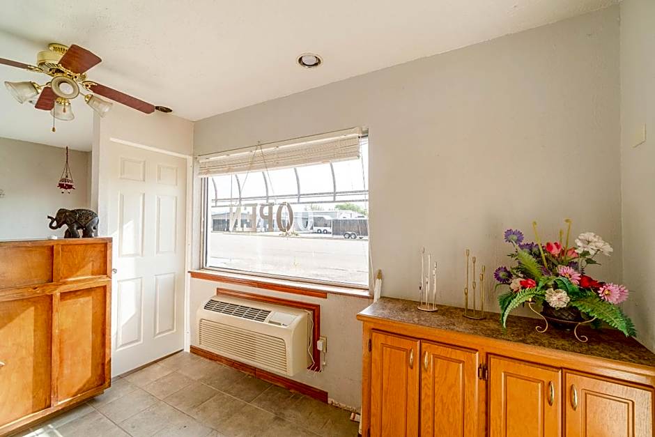 Budget Inn by OYO Frederick US-183