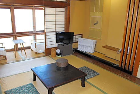 Triple Room with Shared Bathroom