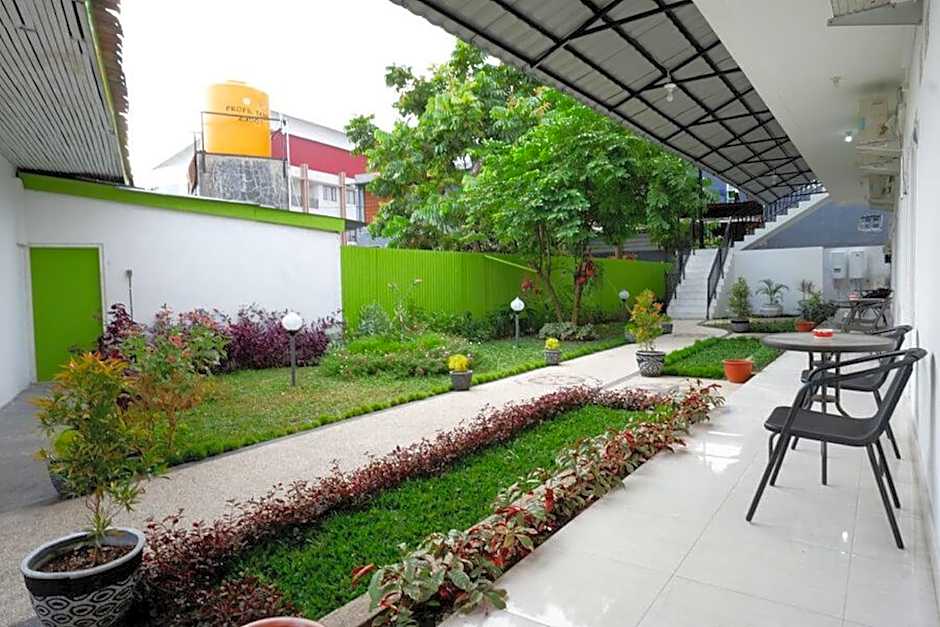 RedDoorz near Mataram University