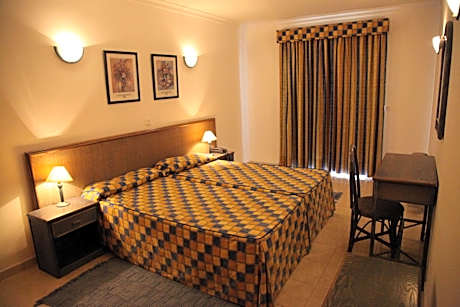 One-Bedroom Apartment with New Years Package