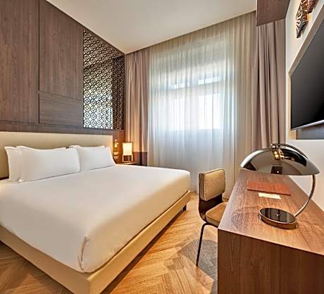 One-Bedroom King Suite