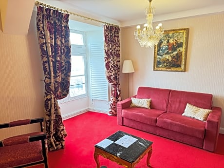 Suite Marie Louise with a view on the Loire