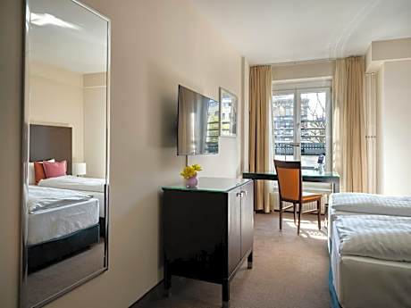 Comfort Queen Room