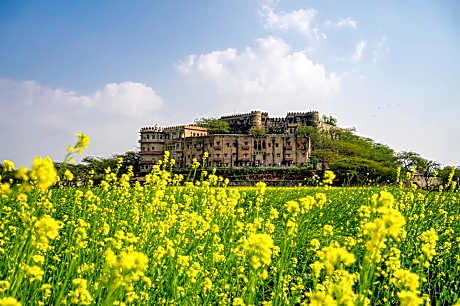 Neemrana's - Hill Fort - Kesroli