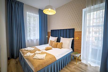 One-Bedroom Apartment with Kitchenette and Balcony (4 Adults)