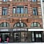 Carlton Hotel