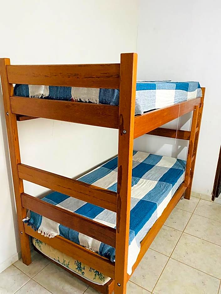 Chalé com churrasqueira - 50 metros da praia da Maranduba - Beira Mar