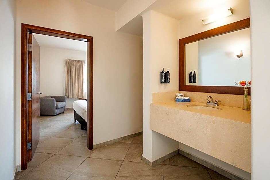Hotel & Suites El Moro