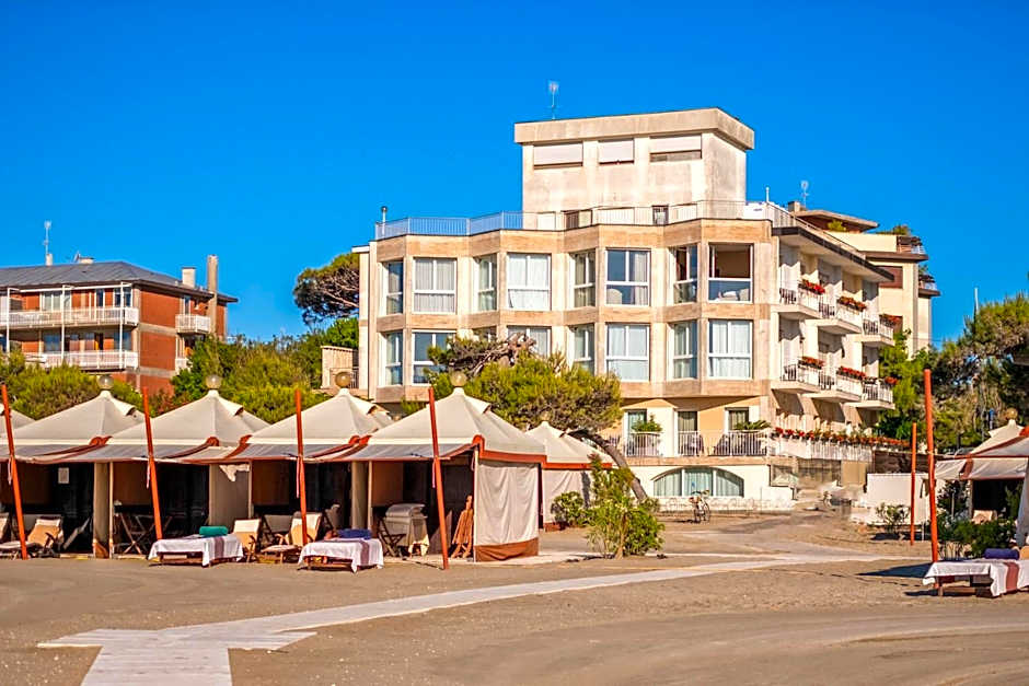 Hotel Petit Palais