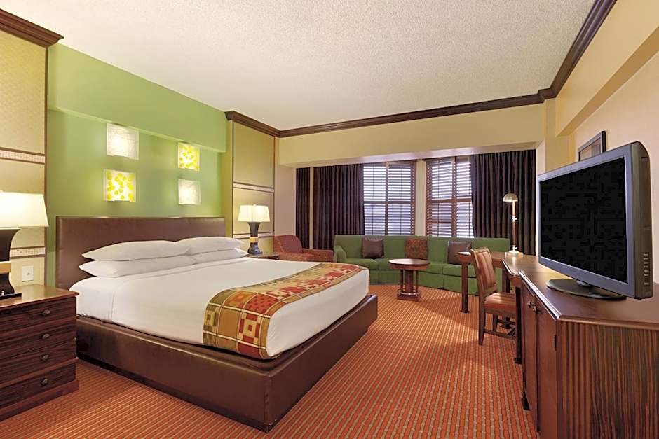 Photo 1 of 4 of Executive 1 King Bed, Nonsmoking
