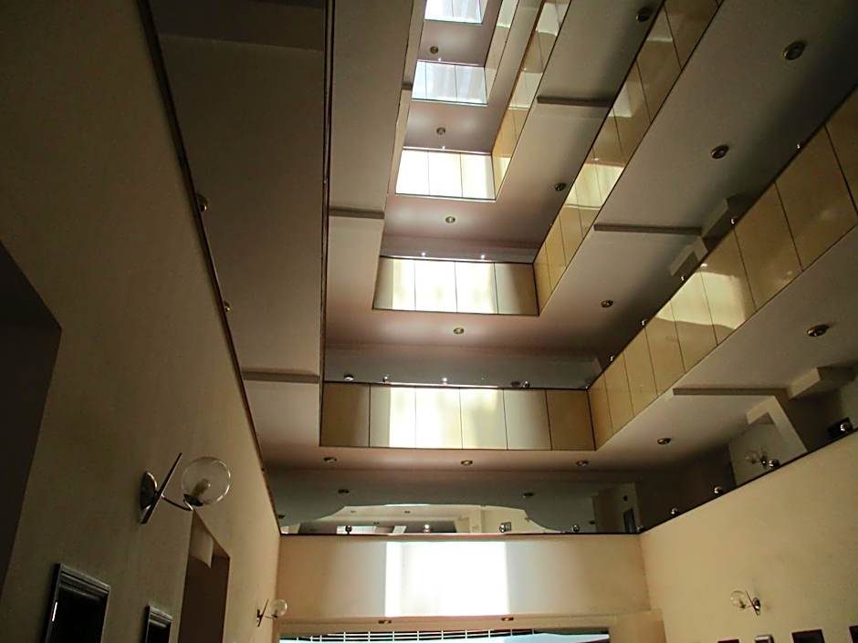 Imperial Royale Hotel