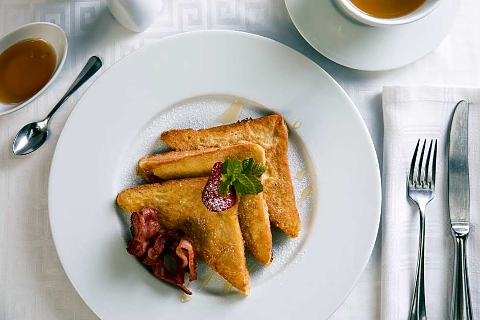 African Rock Hotel & Spa, a "Boutique Lifestyle Resort"