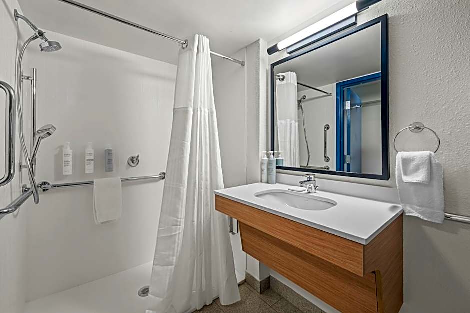 Spark by Hilton Cleveland Beachwood