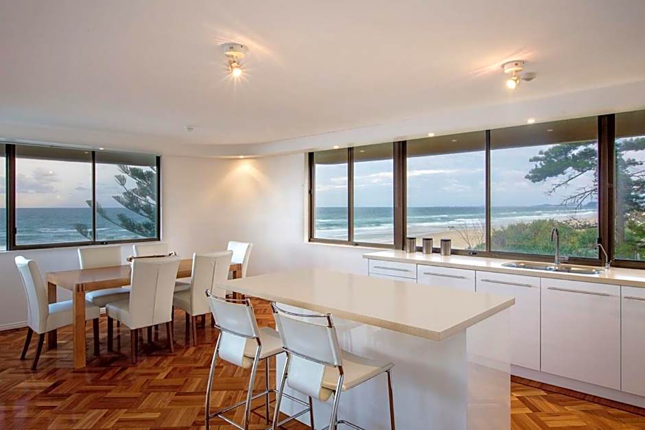 Dorchester On The Beach