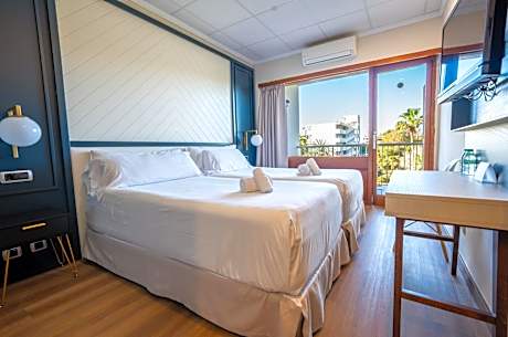 Twin Room with Balcony