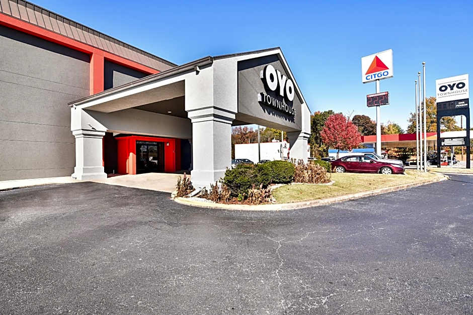 OYO Townhouse Inn Jacksonville AR