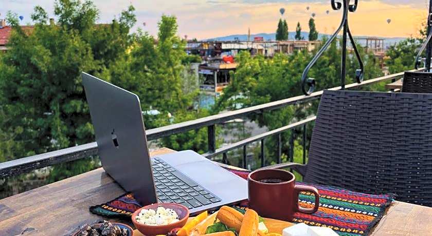 Nomads Cave Hotel & Rooftop
