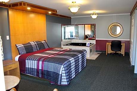 King Room with Spa Bath Smoking