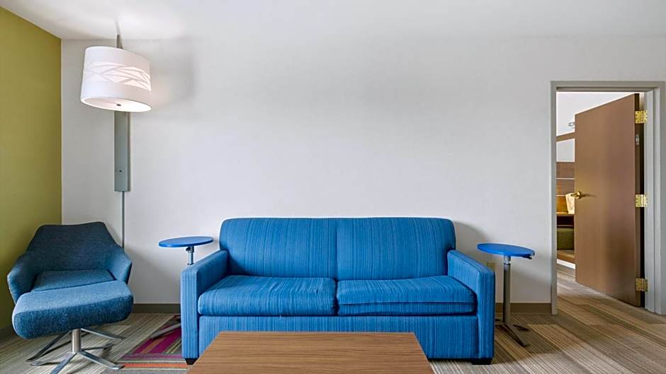 Holiday Inn Express & Suites Bethlehem Arpt-Allentown Area