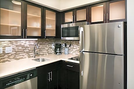 One-Bedroom Suite with Two Queen Beds