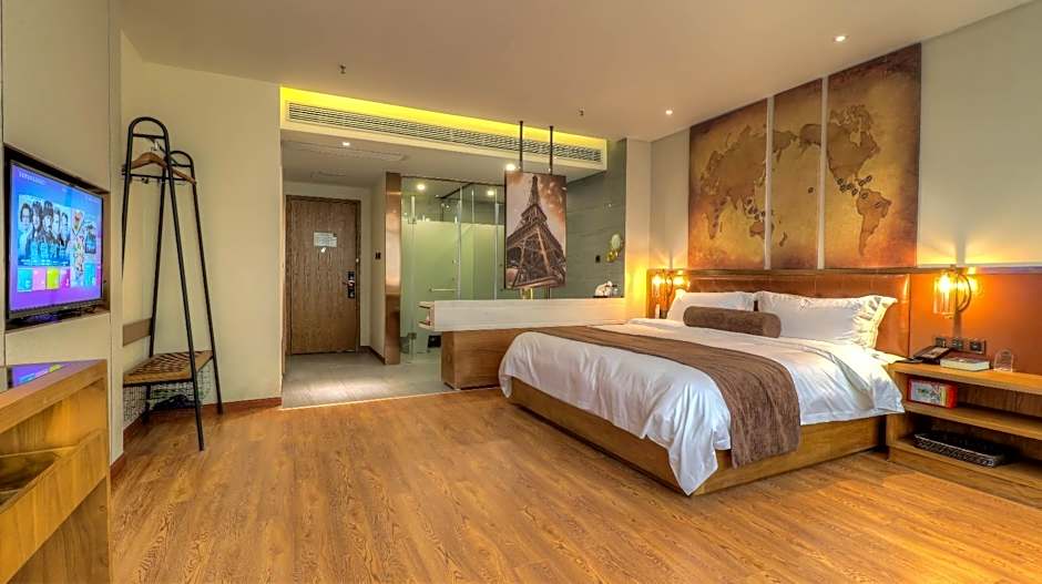 James Joyce Coffetel (Changsha Youyi Road Metro Station) – Changsha, KY
