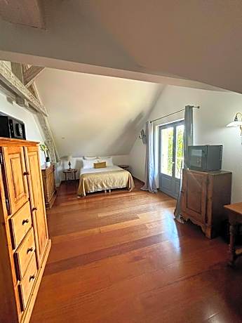 Family Room with Lake View