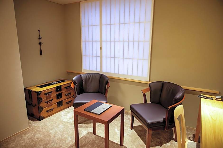 Kaminarimon Ryokan