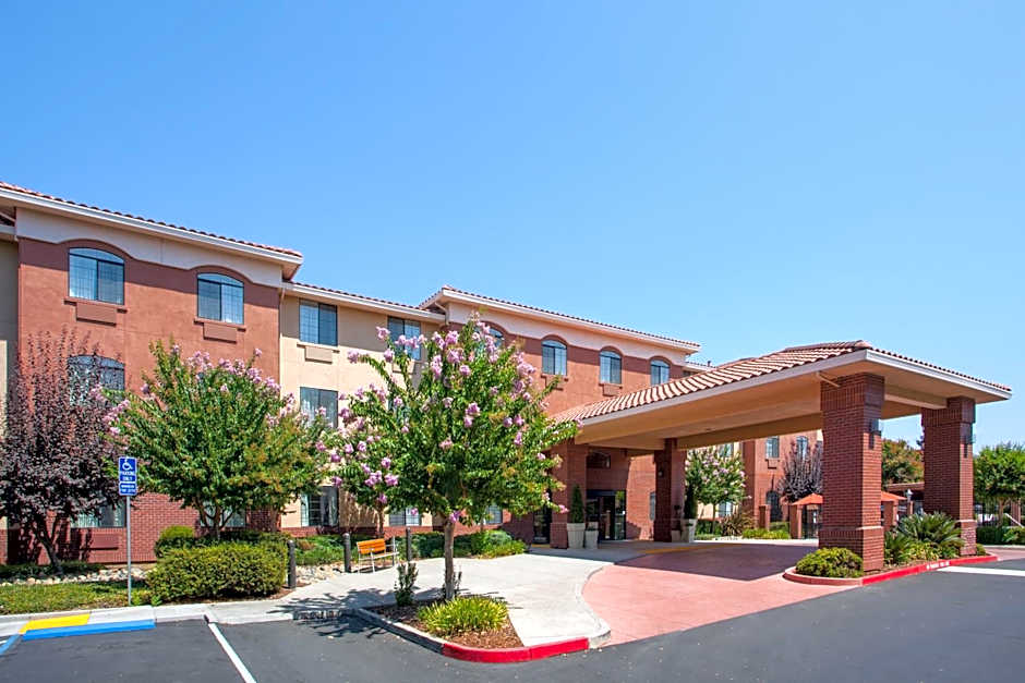 Holiday Inn Express & Suites Davis - University Area By IHG
