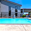 Red Roof Inn & Suites Clinton, MS